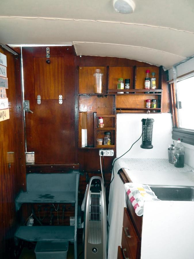 Precioso Barco En Barcelona Hotell Badalona Exteriör bild